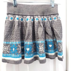 Aeropostale girls winter skirt Elastic Waist grey snowflakes size medium